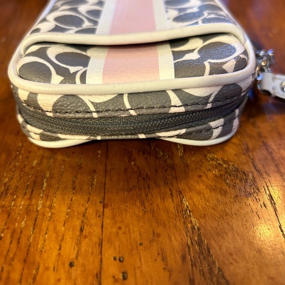 Coach Small Wristlet Gray & White w/ Pink Stripe NWOT!! - Picture 3 of 13